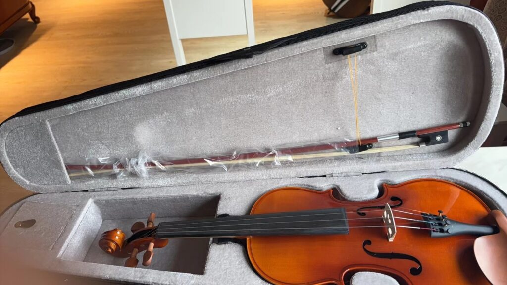 ไวโอลิน Corelli CV104 Solid Spruce อะไหล่ Boxwood แถมกล่อง+คันชัก ราคา 3,600 บาท